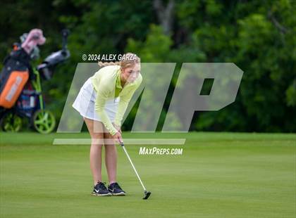 Thumbnail 1 in UIL 1A Girls Golf Finals photogallery.