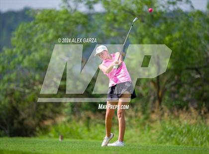 Thumbnail 2 in UIL 1A Girls Golf Finals photogallery.