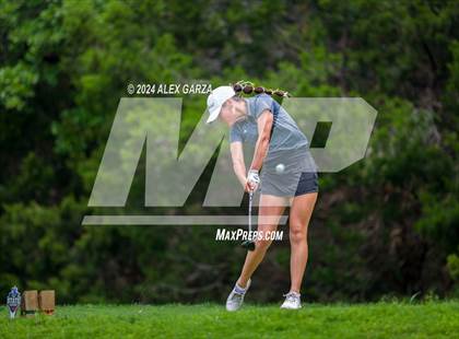 Thumbnail 1 in UIL 1A Girls Golf Finals photogallery.