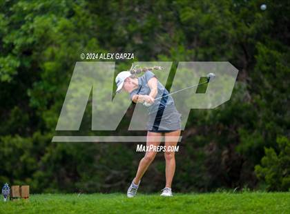 Thumbnail 2 in UIL 1A Girls Golf Finals photogallery.