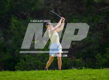 Thumbnail 1 in UIL 1A Girls Golf Finals photogallery.