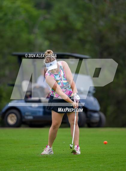 Thumbnail 1 in UIL 1A Girls Golf Finals photogallery.