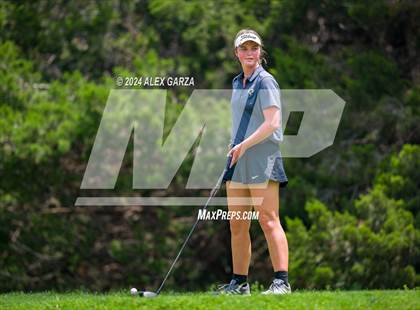 Thumbnail 3 in UIL 1A Girls Golf Finals photogallery.