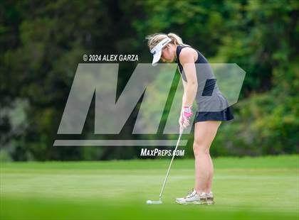 Thumbnail 1 in UIL 1A Girls Golf Finals photogallery.