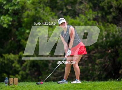 Thumbnail 1 in UIL 1A Girls Golf Finals photogallery.