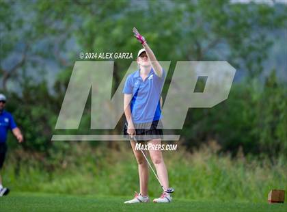 Thumbnail 2 in UIL 1A Girls Golf Finals photogallery.