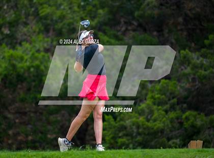 Thumbnail 3 in UIL 1A Girls Golf Finals photogallery.