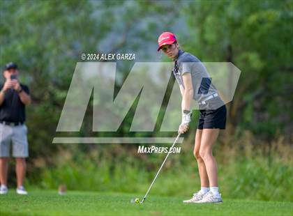 Thumbnail 1 in UIL 1A Girls Golf Finals photogallery.