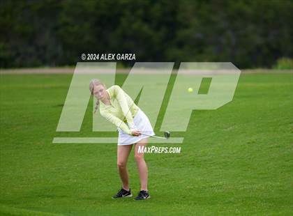Thumbnail 1 in UIL 1A Girls Golf Finals photogallery.