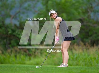 Thumbnail 1 in UIL 1A Girls Golf Finals photogallery.