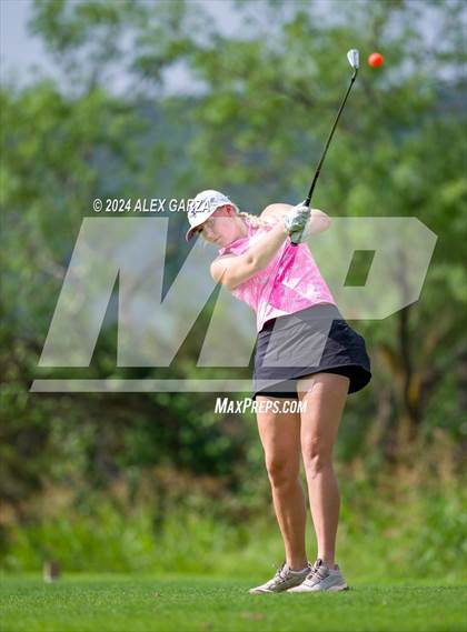 Thumbnail 3 in UIL 1A Girls Golf Finals photogallery.