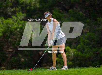 Thumbnail 2 in UIL 1A Girls Golf Finals photogallery.