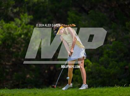 Thumbnail 1 in UIL 1A Girls Golf Finals photogallery.