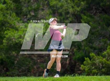 Thumbnail 1 in UIL 1A Girls Golf Finals photogallery.