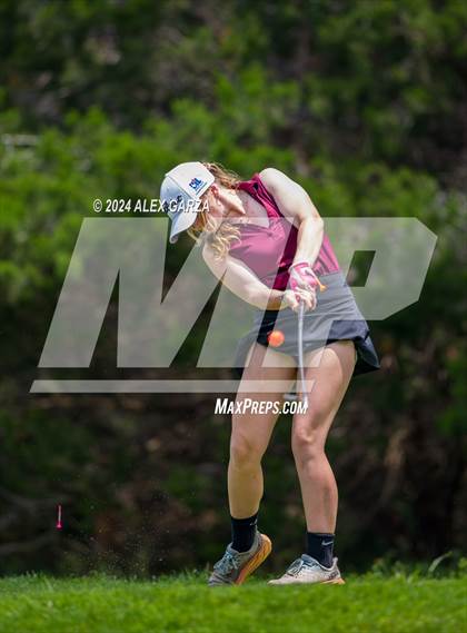 Thumbnail 2 in UIL 1A Girls Golf Finals photogallery.