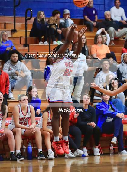 Thumbnail 2 in Dixon @ West Carteret photogallery.