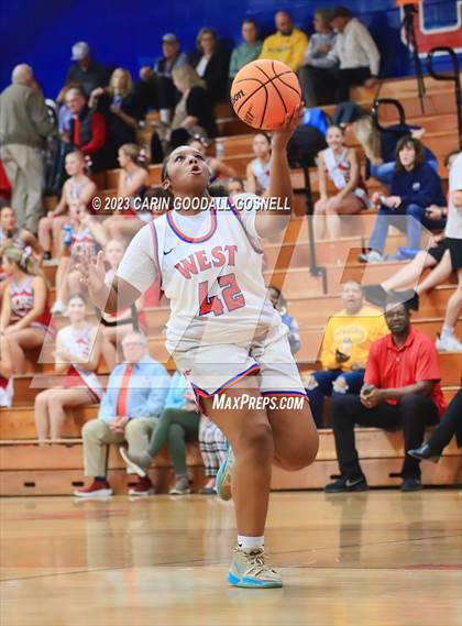 Thumbnail 3 in Dixon @ West Carteret photogallery.