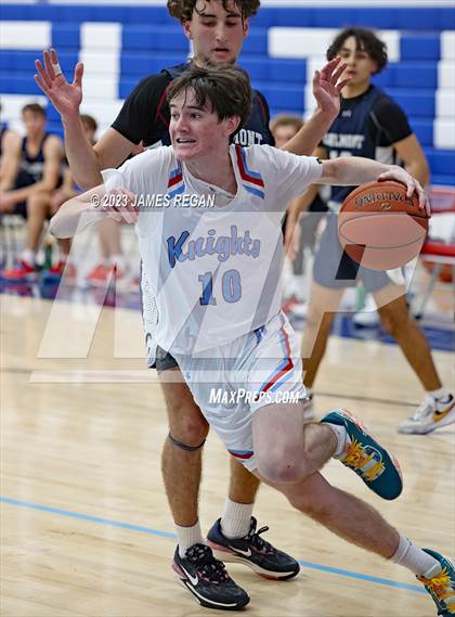 Thumbnail 1 in Carlmont @ Hillsdale photogallery.