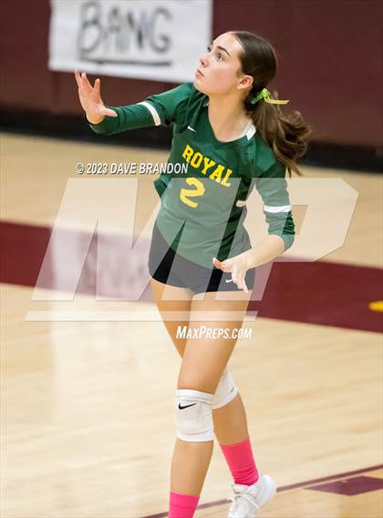 Thumbnail 3 in Royal @ Simi Valley photogallery.