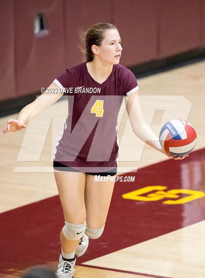 Thumbnail 3 in Royal @ Simi Valley photogallery.