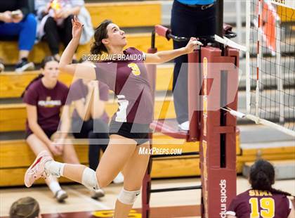 Thumbnail 1 in Royal @ Simi Valley photogallery.