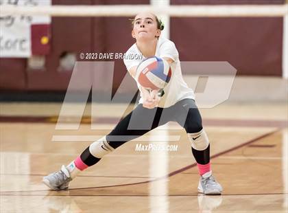 Thumbnail 2 in Royal @ Simi Valley photogallery.