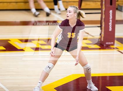 Thumbnail 1 in Royal @ Simi Valley photogallery.