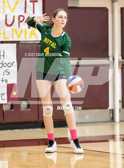 Thumbnail 3 in Royal @ Simi Valley photogallery.