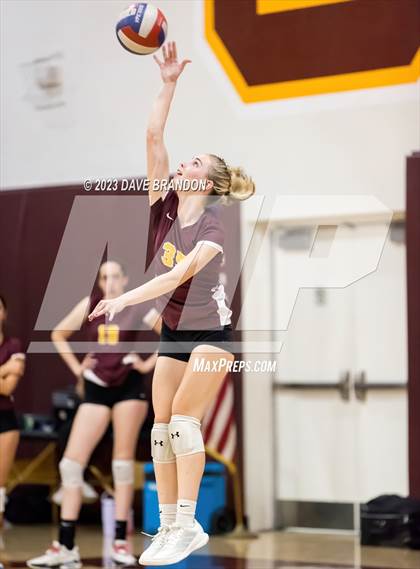Thumbnail 2 in Royal @ Simi Valley photogallery.