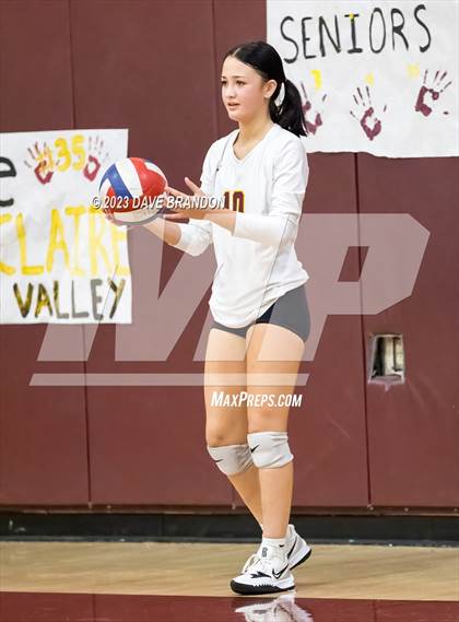 Thumbnail 2 in Royal @ Simi Valley photogallery.
