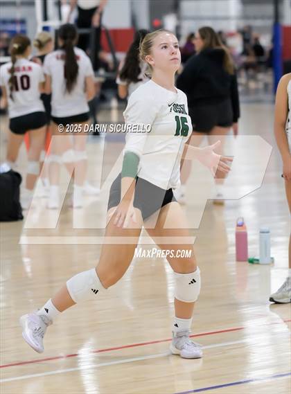 Thumbnail 2 in Sacred Heart Prep vs. Fossil Ridge (Nike Tournament of Champions – Southwest) photogallery.