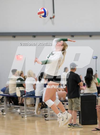Thumbnail 2 in Sacred Heart Prep vs. Fossil Ridge (Nike Tournament of Champions – Southwest) photogallery.