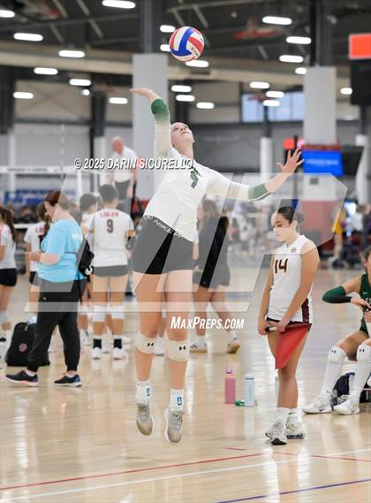 Thumbnail 2 in Sacred Heart Prep vs. Fossil Ridge (Nike Tournament of Champions – Southwest) photogallery.