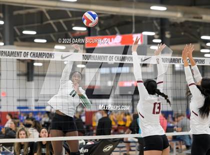 Thumbnail 3 in Sacred Heart Prep vs. Fossil Ridge (Nike Tournament of Champions – Southwest) photogallery.