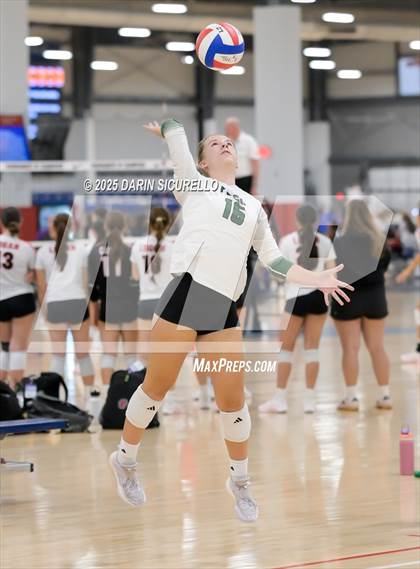 Thumbnail 2 in Sacred Heart Prep vs. Fossil Ridge (Nike Tournament of Champions – Southwest) photogallery.