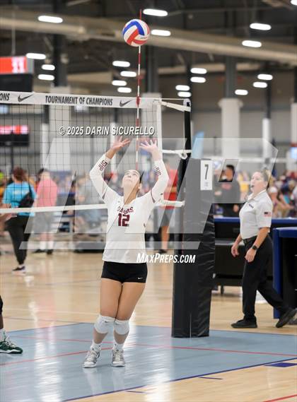 Thumbnail 2 in Sacred Heart Prep vs. Fossil Ridge (Nike Tournament of Champions – Southwest) photogallery.