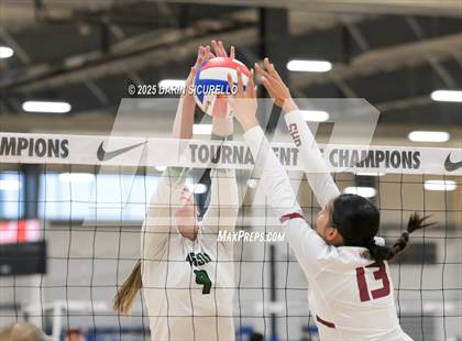 Thumbnail 3 in Sacred Heart Prep vs. Fossil Ridge (Nike Tournament of Champions – Southwest) photogallery.