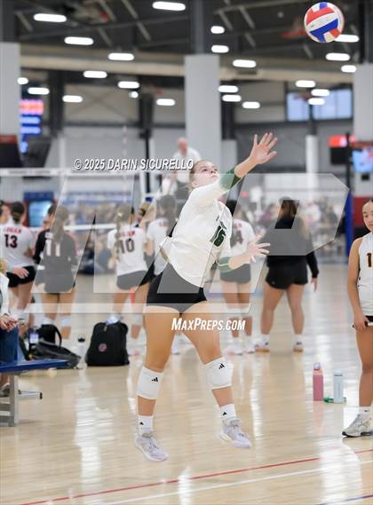 Thumbnail 3 in Sacred Heart Prep vs. Fossil Ridge (Nike Tournament of Champions – Southwest) photogallery.