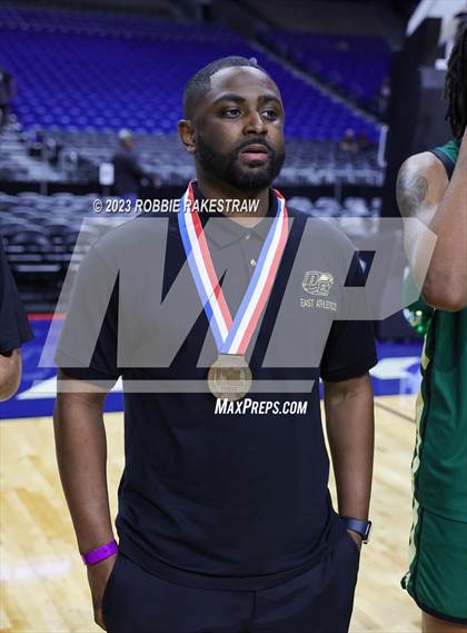 Thumbnail 1 in Lake Highlands vs. DeSoto (UIL 6A Basketball State Semifinal Medal Ceremony) photogallery.