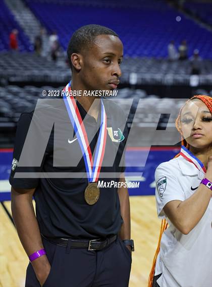 Thumbnail 1 in Lake Highlands vs. DeSoto (UIL 6A Basketball State Semifinal Medal Ceremony) photogallery.