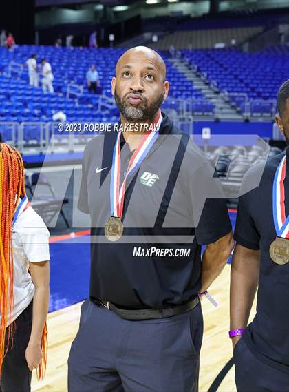 Thumbnail 1 in Lake Highlands vs. DeSoto (UIL 6A Basketball State Semifinal Medal Ceremony) photogallery.