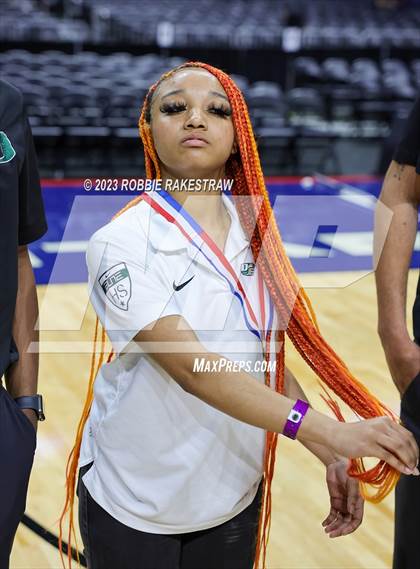 Thumbnail 2 in Lake Highlands vs. DeSoto (UIL 6A Basketball State Semifinal Medal Ceremony) photogallery.