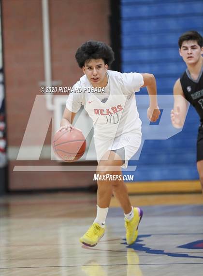 Thumbnail 2 in Selma vs. Reedley (Central Valley Showcase) photogallery.