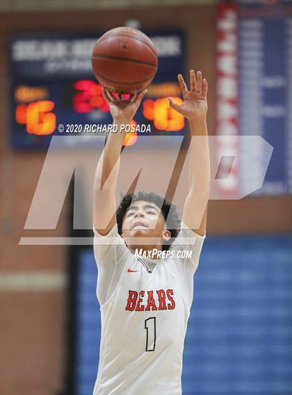 Thumbnail 3 in Selma vs. Reedley (Central Valley Showcase) photogallery.