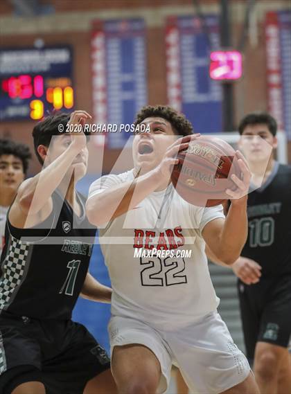 Thumbnail 3 in Selma vs. Reedley (Central Valley Showcase) photogallery.