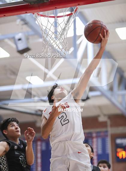 Thumbnail 1 in Selma vs. Reedley (Central Valley Showcase) photogallery.