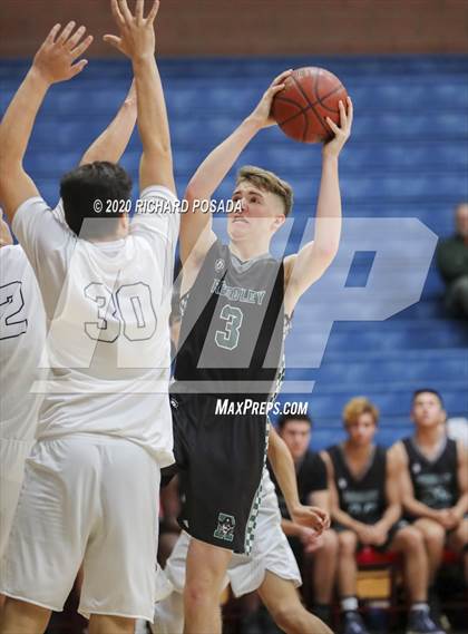 Thumbnail 1 in Selma vs. Reedley (Central Valley Showcase) photogallery.