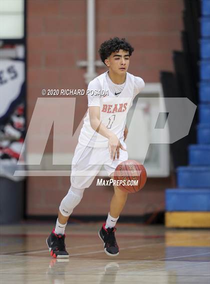 Thumbnail 3 in Selma vs. Reedley (Central Valley Showcase) photogallery.