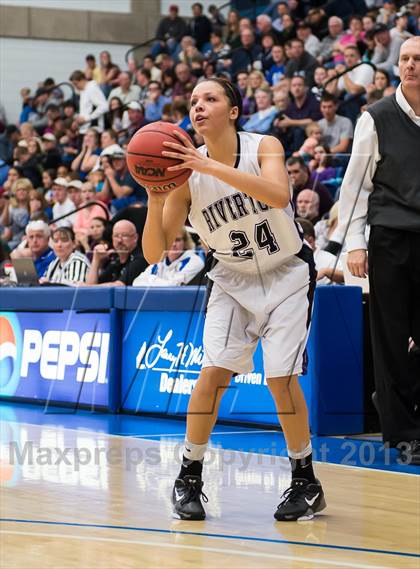 Thumbnail 2 in Fremont vs. Riverton (UHSAA 5A Semifinal) photogallery.