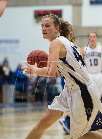 Thumbnail 2 in Fremont vs. Riverton (UHSAA 5A Semifinal) photogallery.